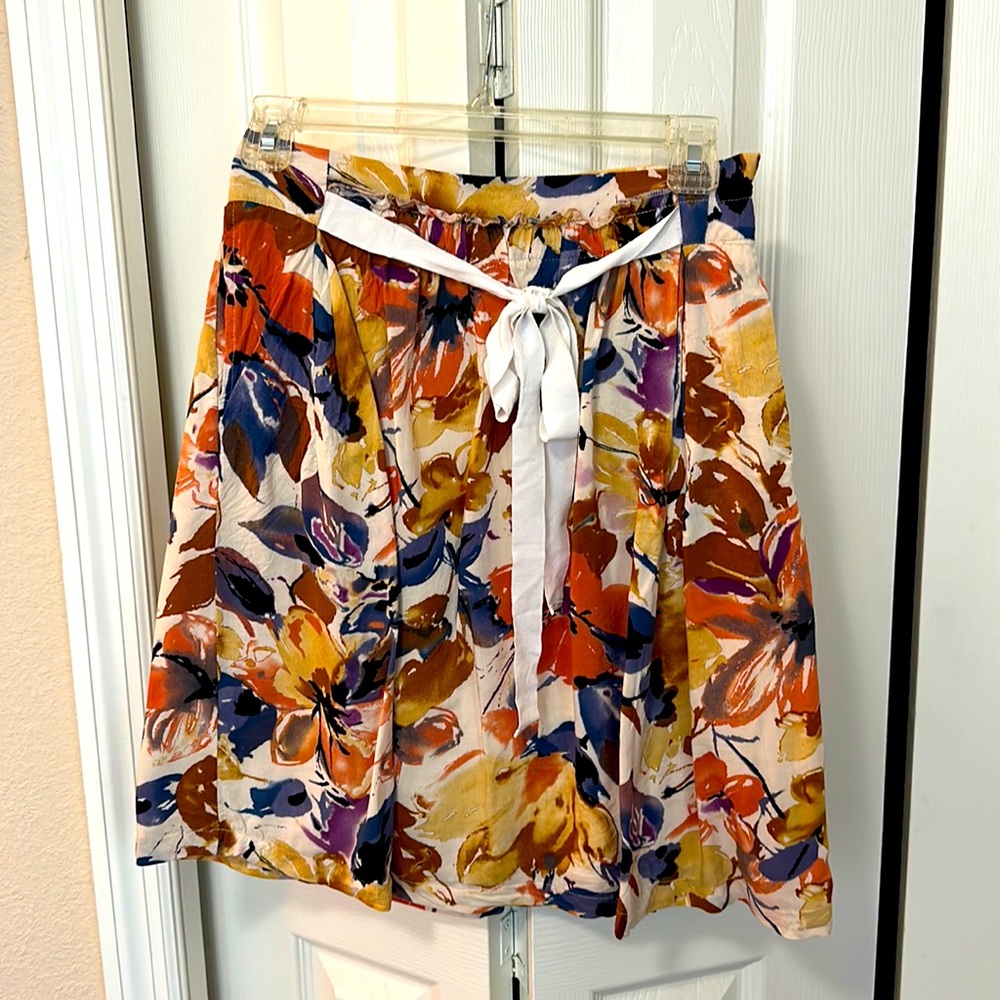 Urban Outfitters | Fit and flare floral skirt